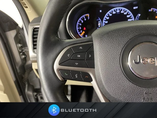 Used 2018 Silver Jeep Laredo E image 22