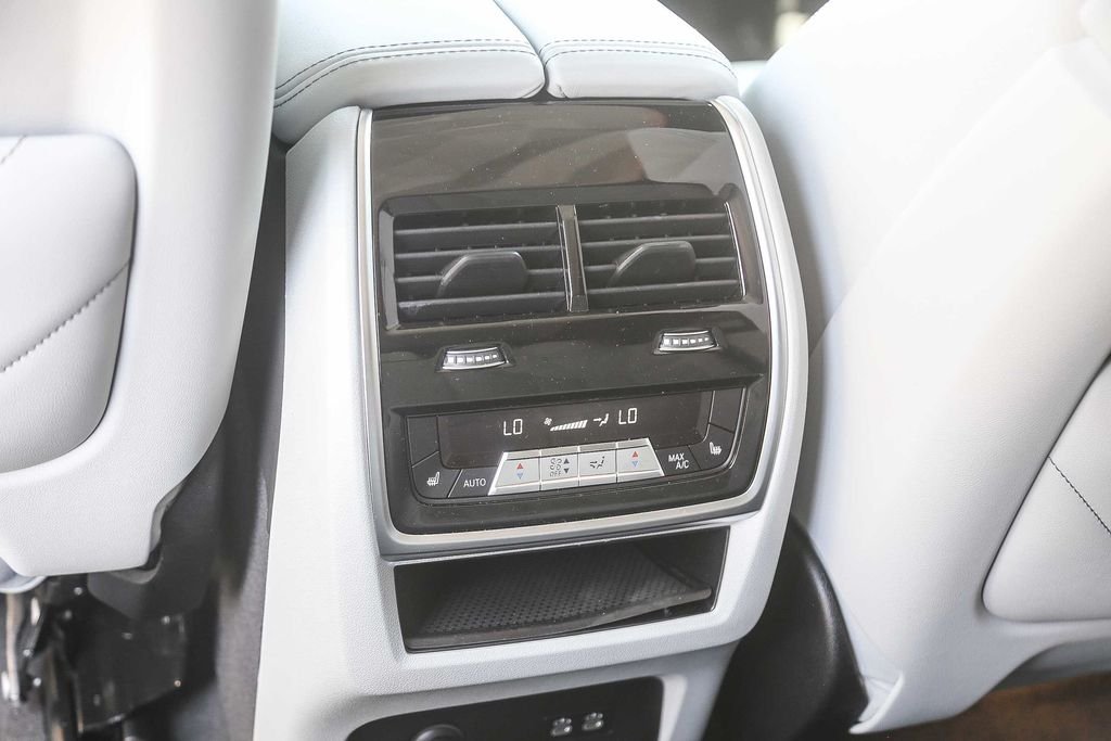 Used 2026 Mineral White Metallic BMW Label image 15