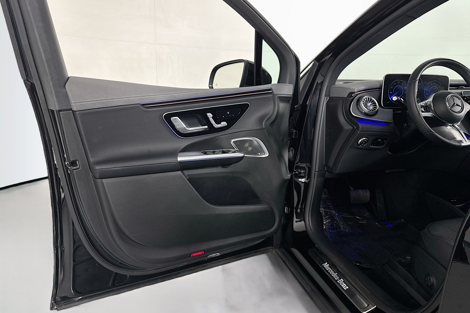 Used 2023 Obsidian Black Metallic Mercedes-Benz 350 image 20