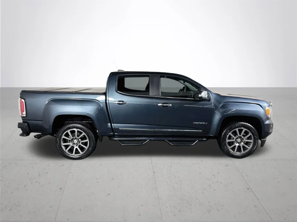 Used 2019 Blue GMC Denali image 5
