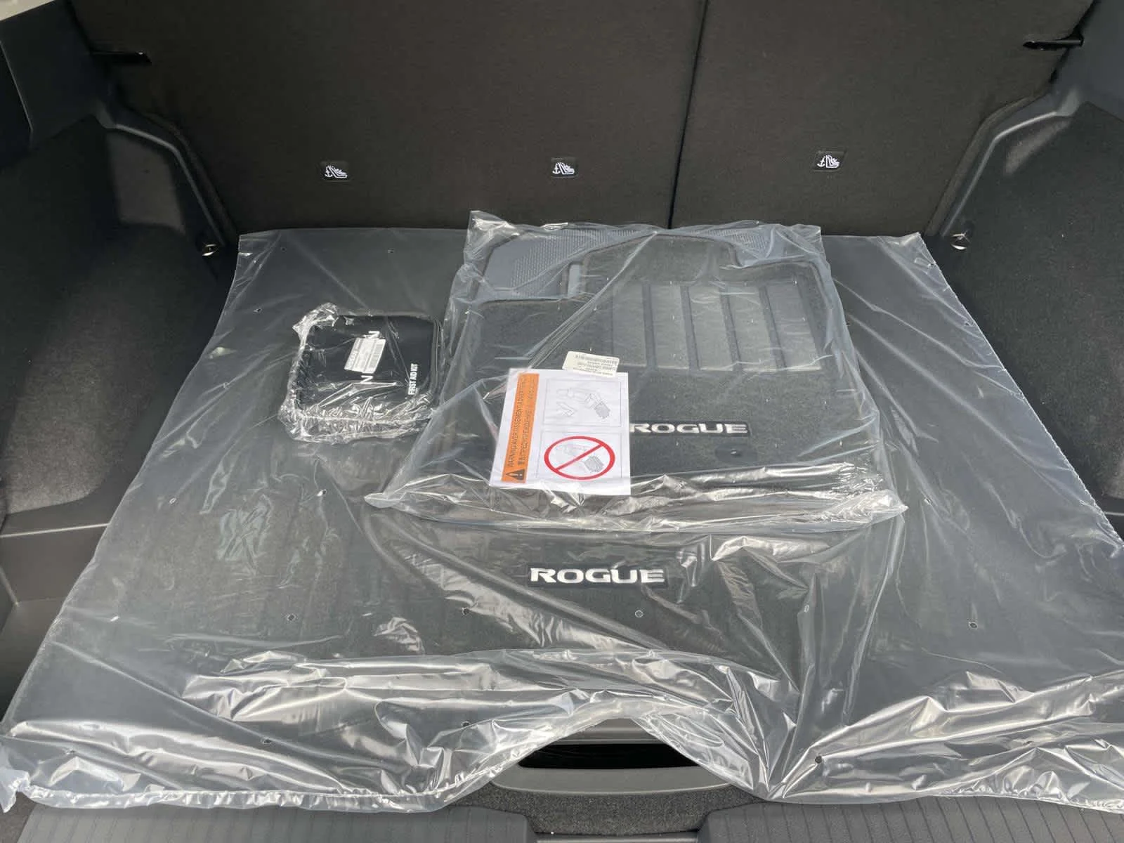 New 2026 Everest White Pearl Tricoat Nissan Dark Armor image 20