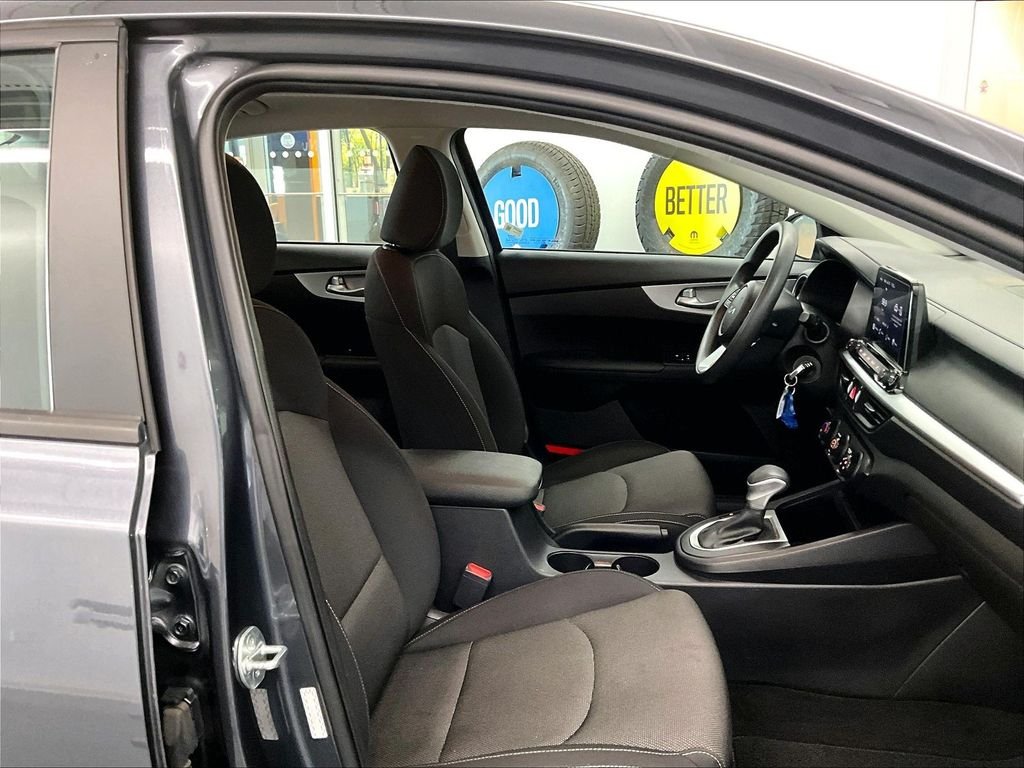 Used 2023 Gravity Gray Kia LXS image 11