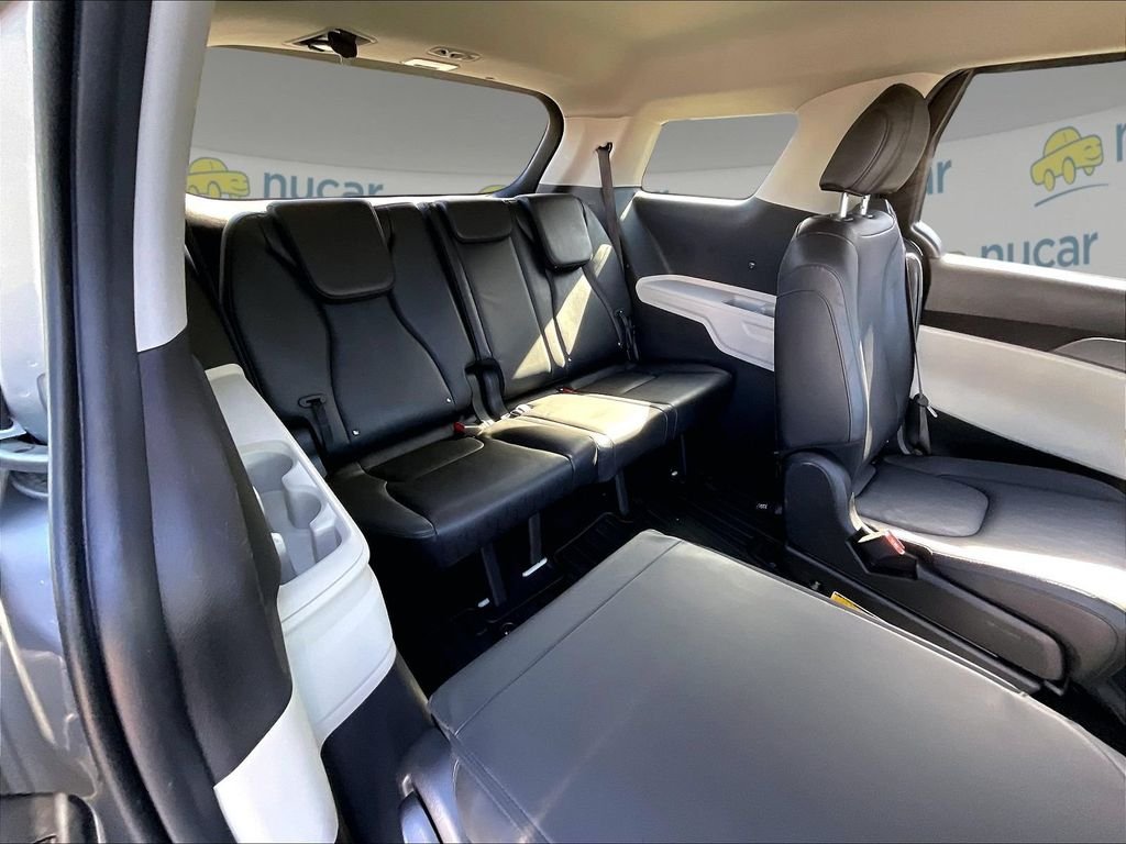 Used 2023 Silver Kia LX Seat Package image 17