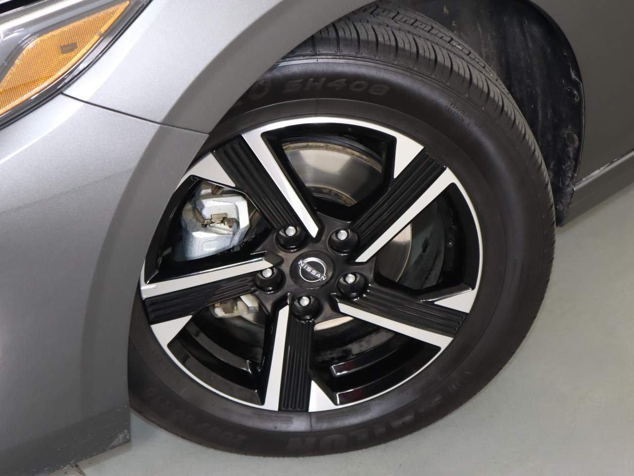 Used 2025 Atlantic Gray Metallic Nissan SV image 7