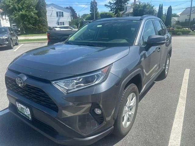 Used 2020 Gray Toyota XLE image 6