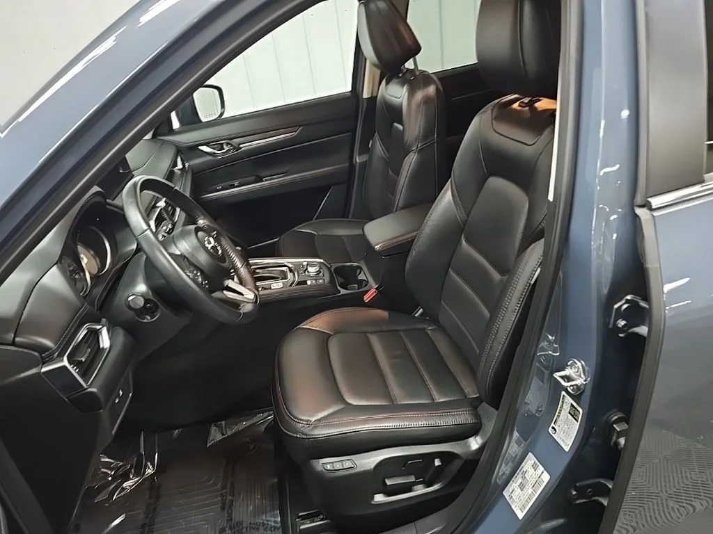 Used 2023 Polymetal Gray Mazda 2.5 S Carbon Edition image 33
