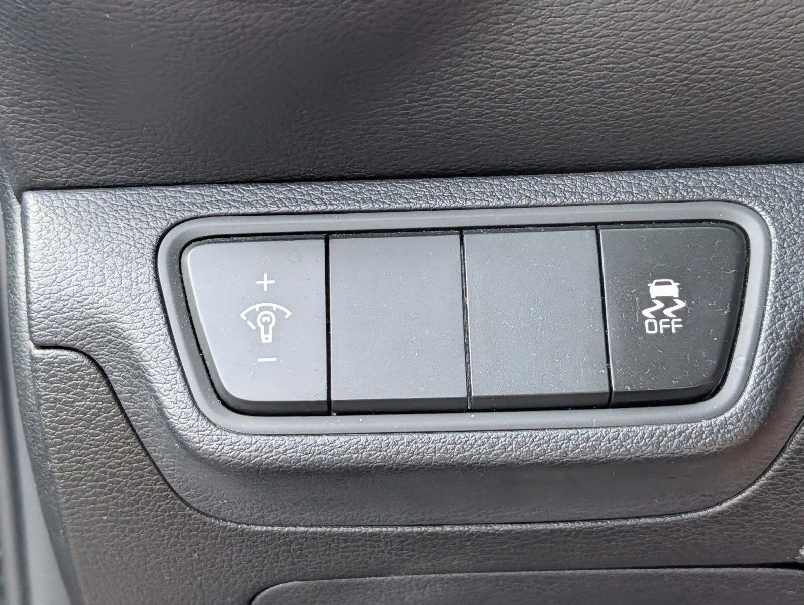 Used 2023 Black Kia LXS image 7