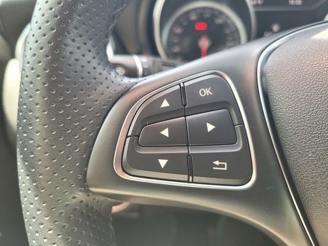 Used 2020 Black Mercedes-Benz GLA 250 image 28
