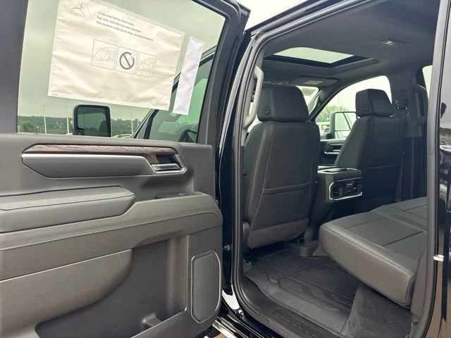 New 2026 Onyx Black GMC SLT image 28
