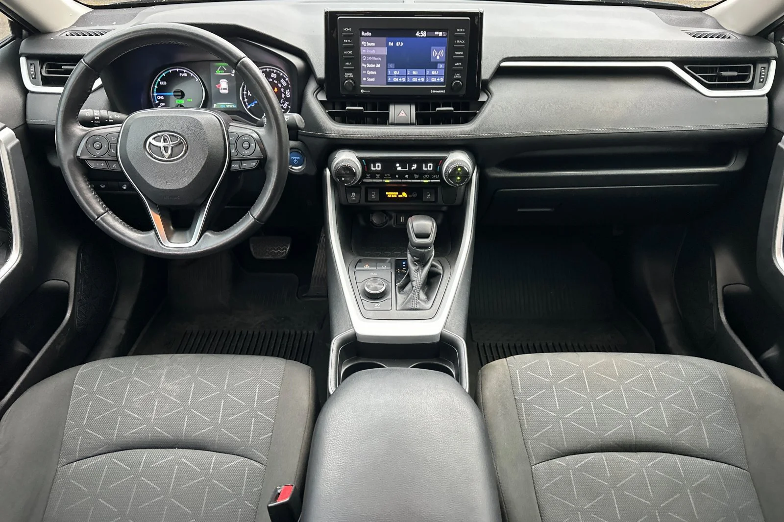 Used 2021  Toyota Hybrid XLE image 13
