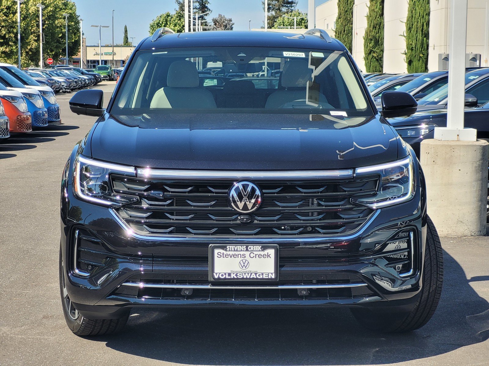 2025 Volkswagen Atlas SEL Premium R-Line - Photo 2