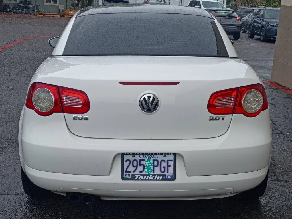 Used 2009 Candy White Volkswagen Komfort Edition image 7