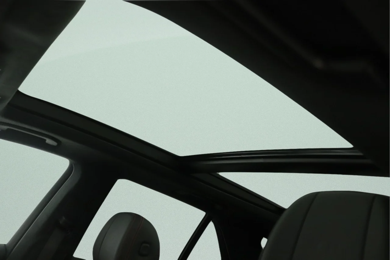 New 2026 MANUFAKTUR Moonlight White Metallic Mercedes-Benz 63 S AMG® 4MATIC® image 11