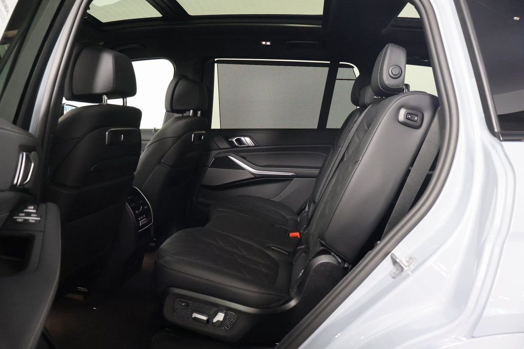 New 2027 Brooklyn Grey Metallic BMW xDrive40i image 6