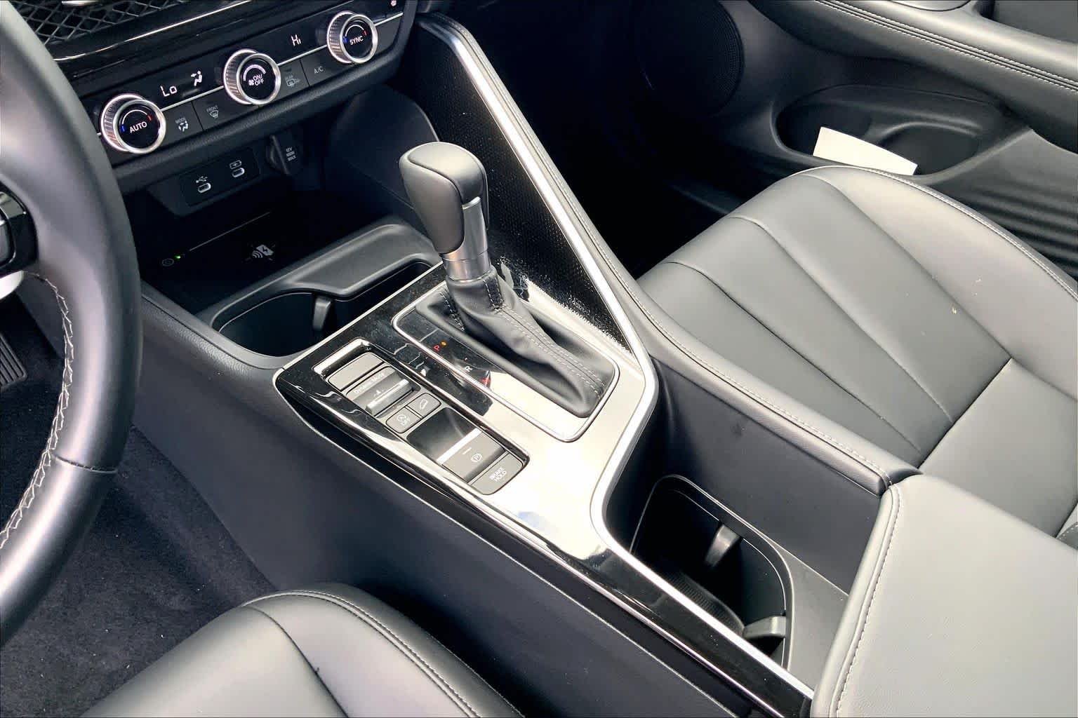 2025 Acura ADX Base - Photo 16