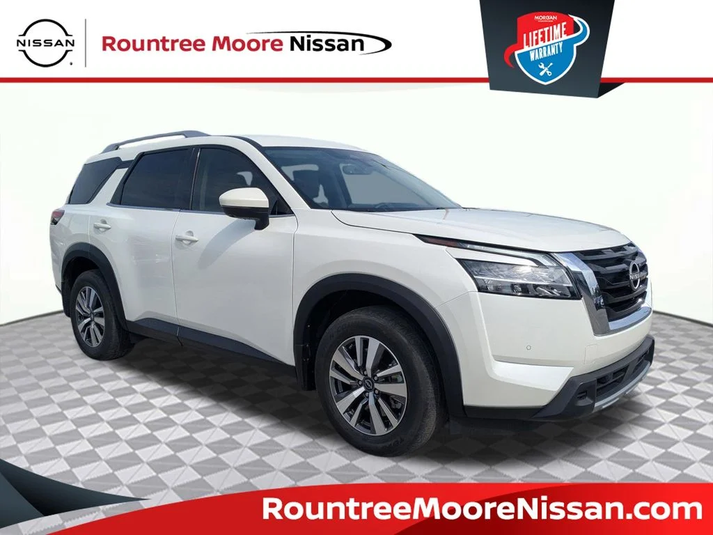 2023 Nissan Pathfinder SL 4WD's photo