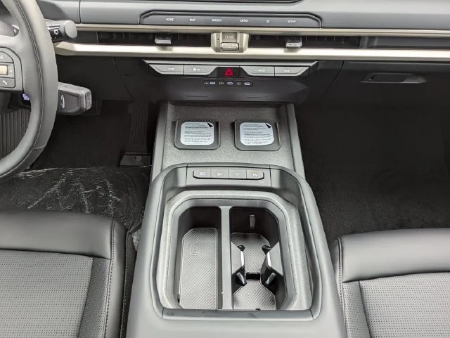 New 2027 White Kia S image 19