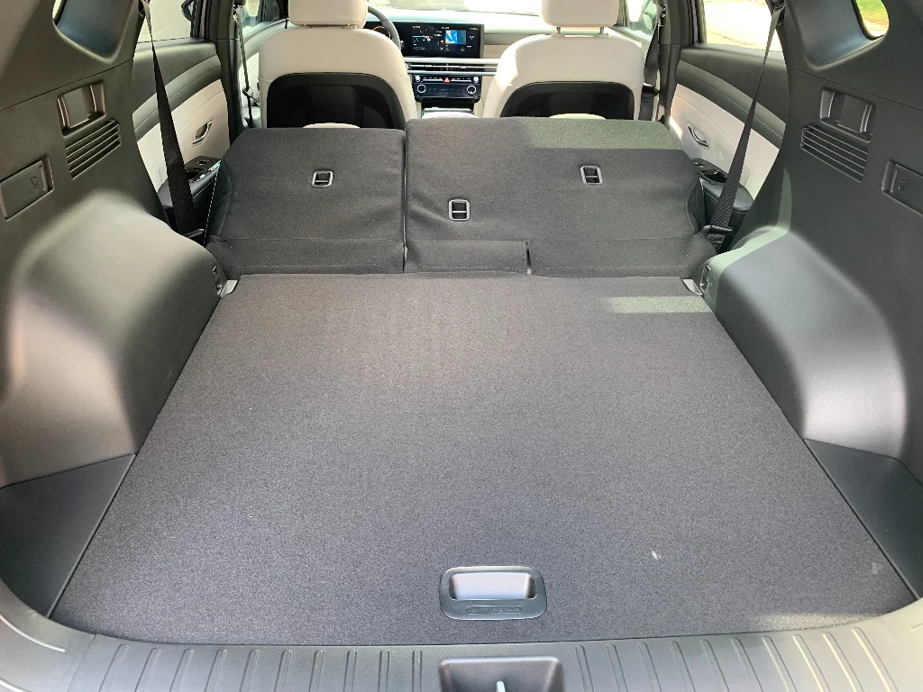 Used 2025 Titan Gray Hyundai Limited image 19