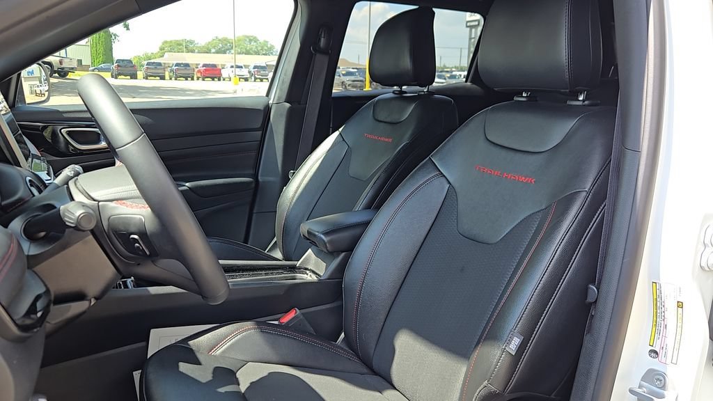Used 2025 Bright White Clearcoat Jeep Trailhawk image 6