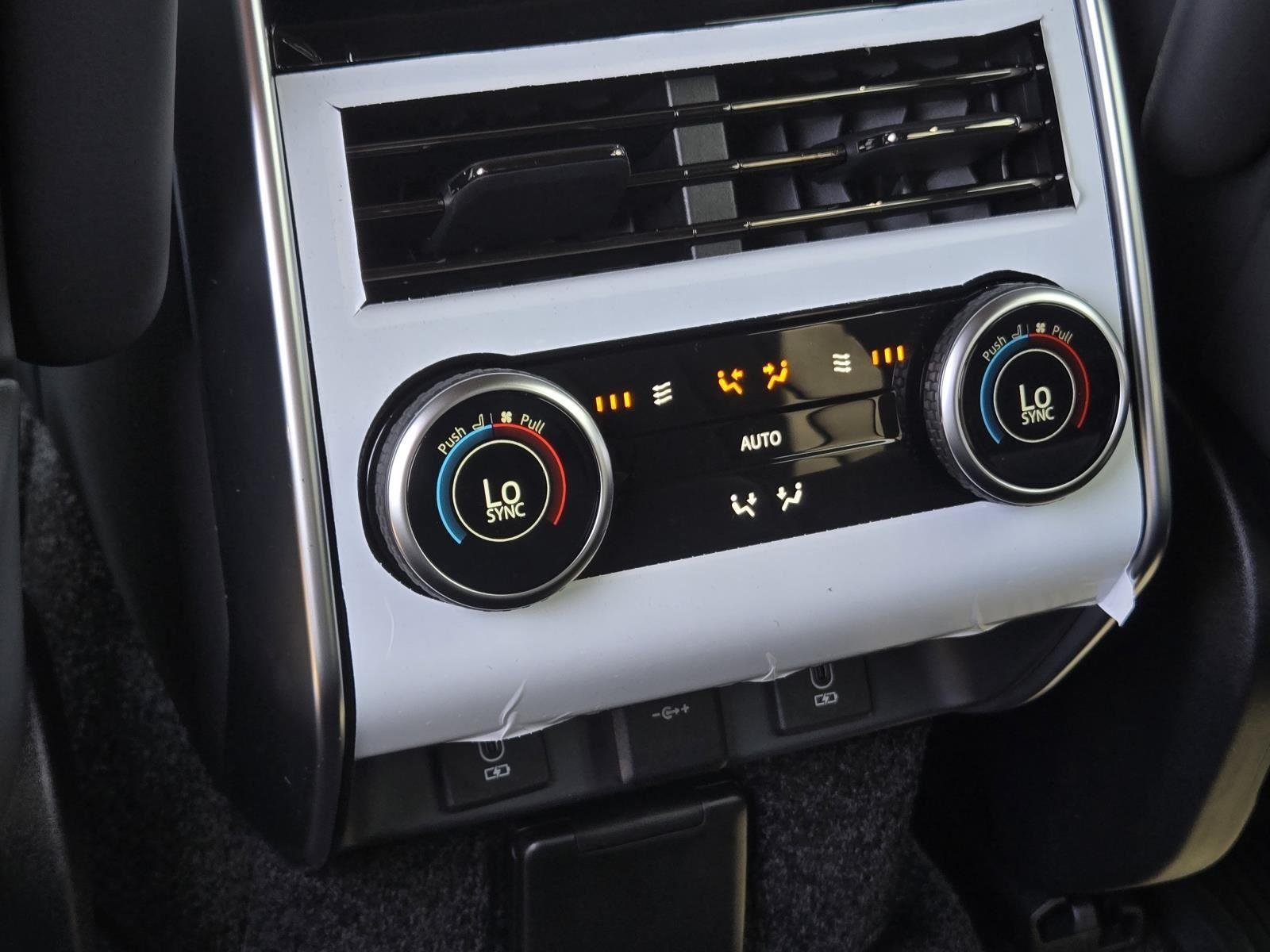New 2026 Santorini Black Land Rover SE image 35