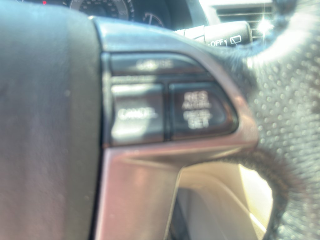 Used 2015 White Honda EX-L image 10