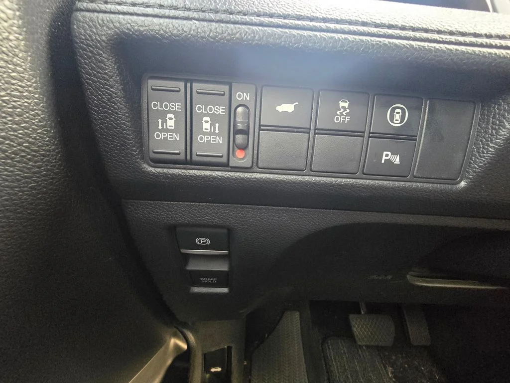 Used 2024 White Honda Touring image 24