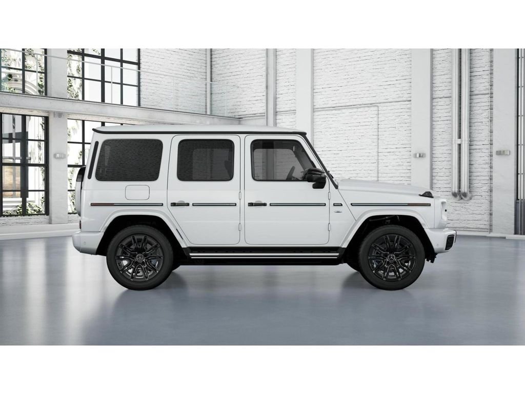 Used 2025 MANUFAKTUR Moonlight White Magno Mercedes-Benz G 580 image 2