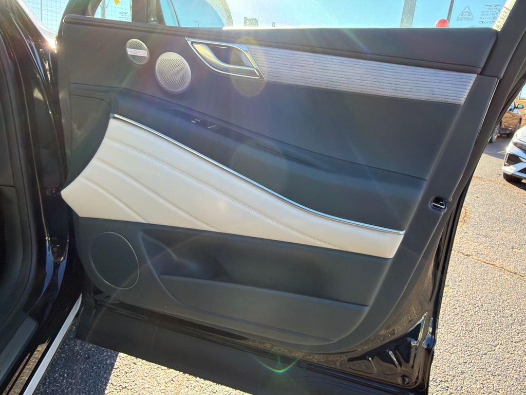 New 2026 Black Genesis 2.5T Prestige image 14
