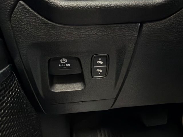 Used 2023 White Ram Laramie image 30