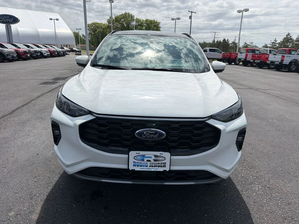 Used 2025 White Ford ST-Line Elite image 7