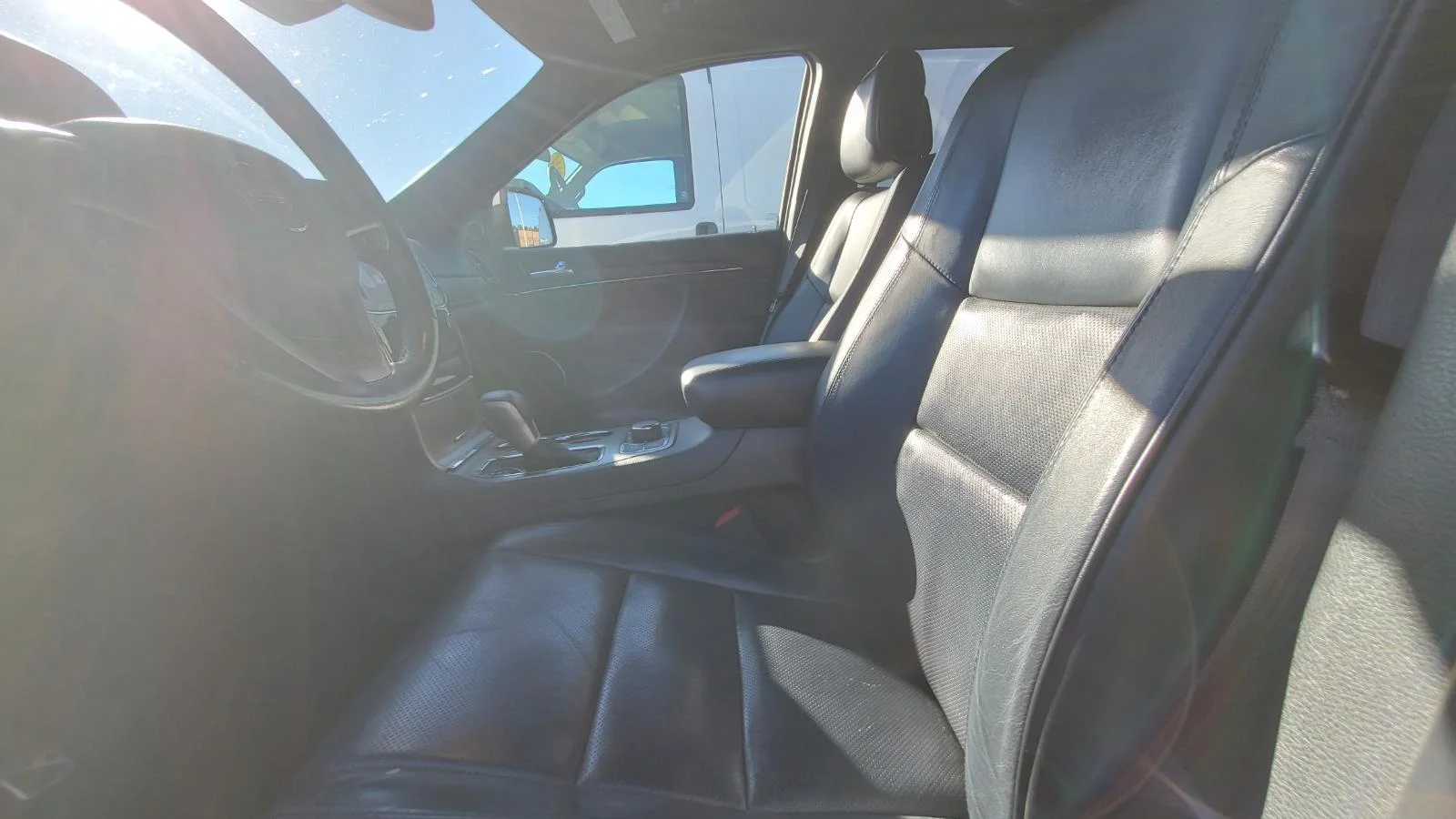 Used 2019 Bright White Clearcoat Jeep High Altitude image 3