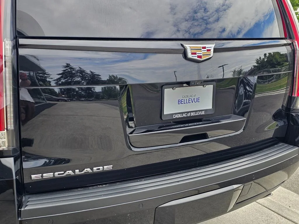 Used 2020 BLACK RAVEN Cadillac Premium Luxury image 15