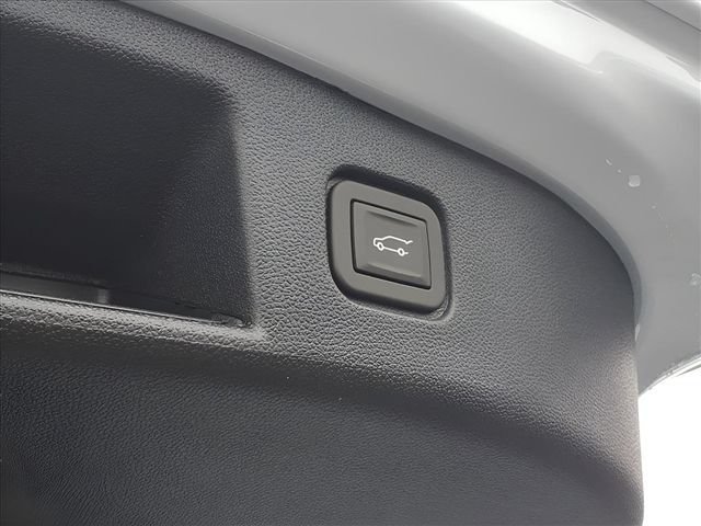 New 2026 Polar White Tricoat Chevrolet SS image 25