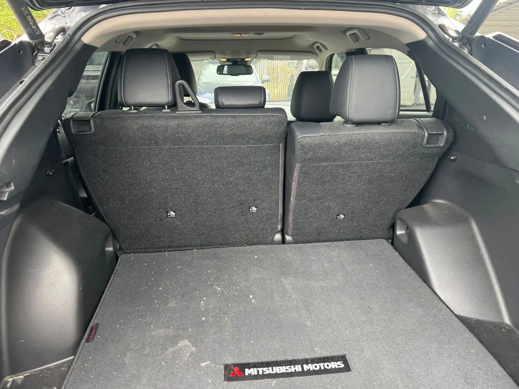 Used 2024 Black Mitsubishi SE image 7