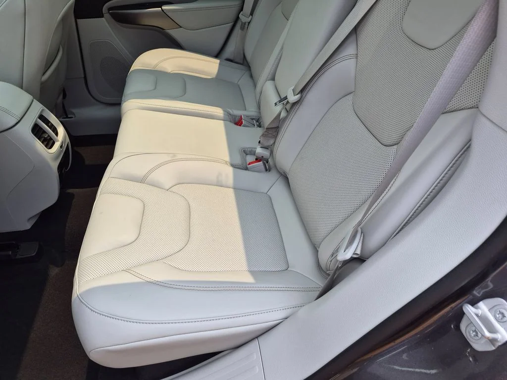 Used 2021 Gray Jeep Limited image 24