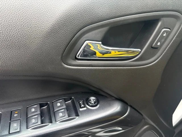 Used 2021 White GMC AT4 w/Leather image 15