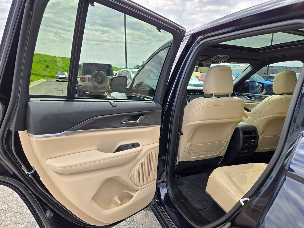 Used 2024 Black Jeep Limited image 30