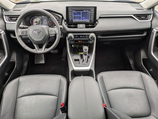 Used 2022 Silver Toyota XLE Premium image 14
