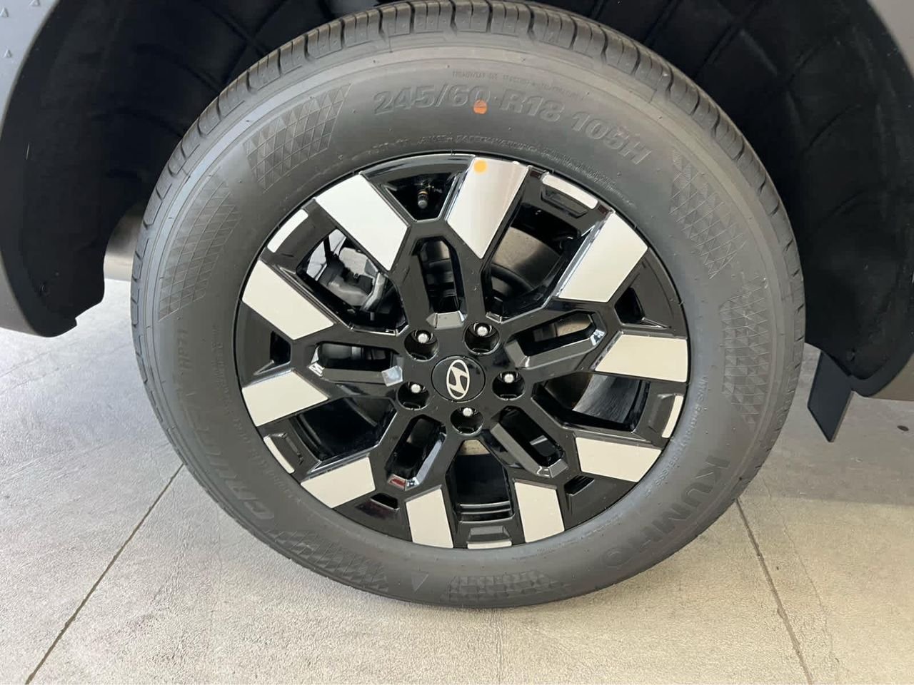 New 2026 Atlas White Hyundai SEL AWD image 9