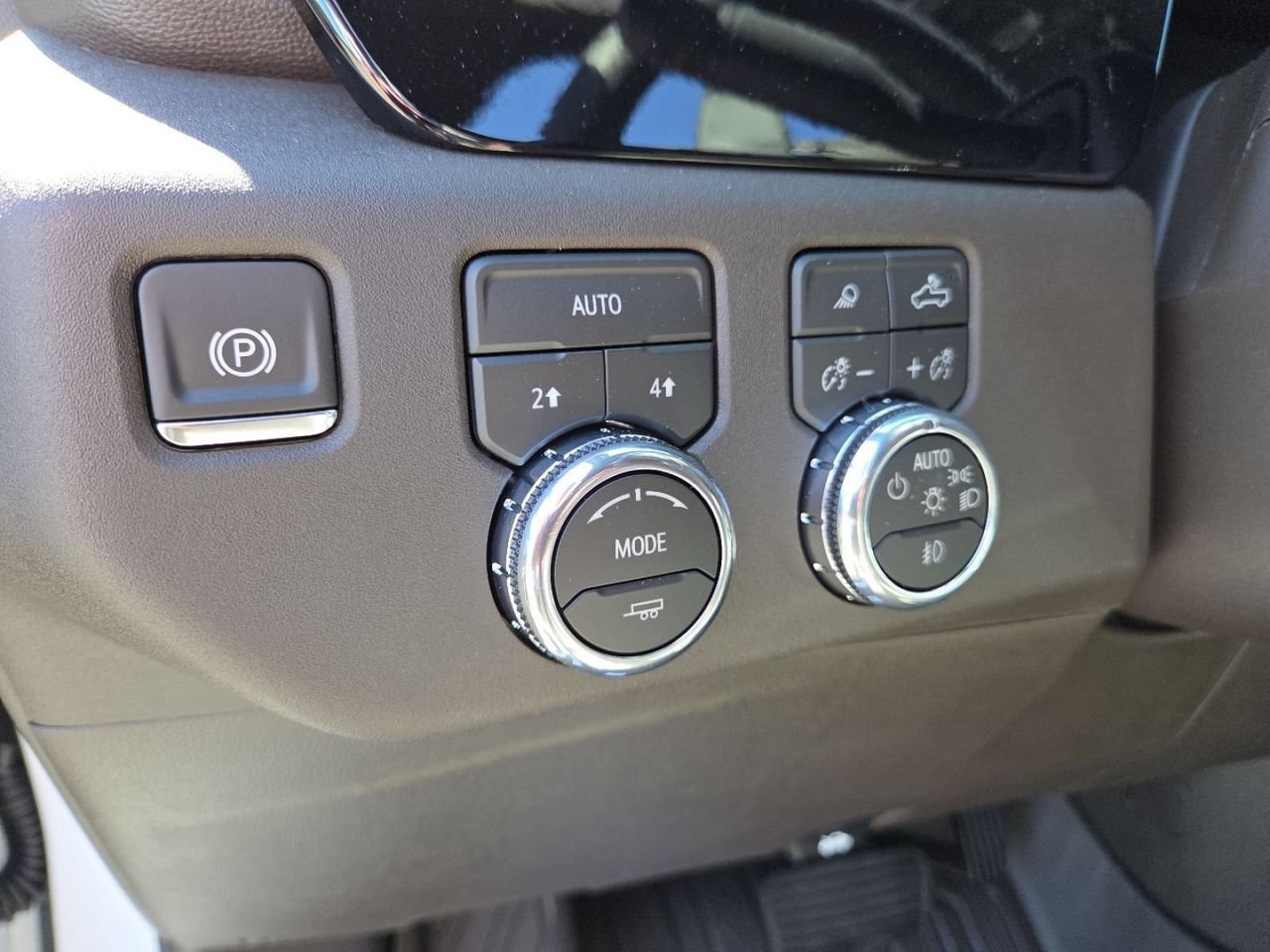 2026 GMC Sierra 1500 SLT - Photo 6