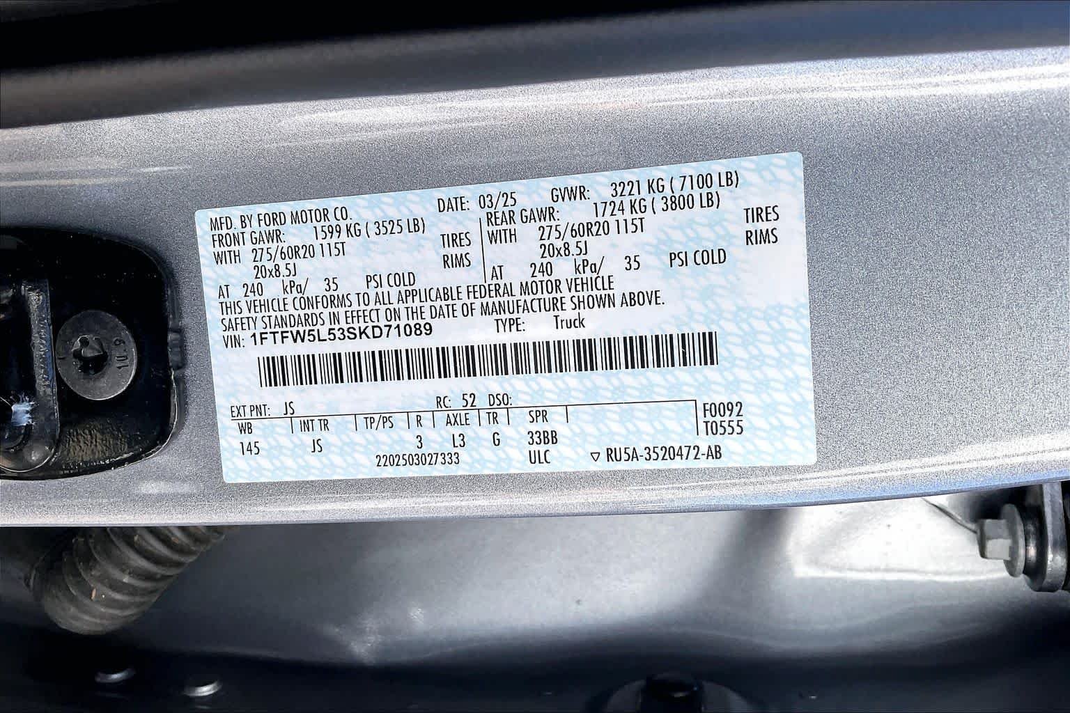 Used 2025 Carbonized Gray Metallic Ford LARIAT image 33