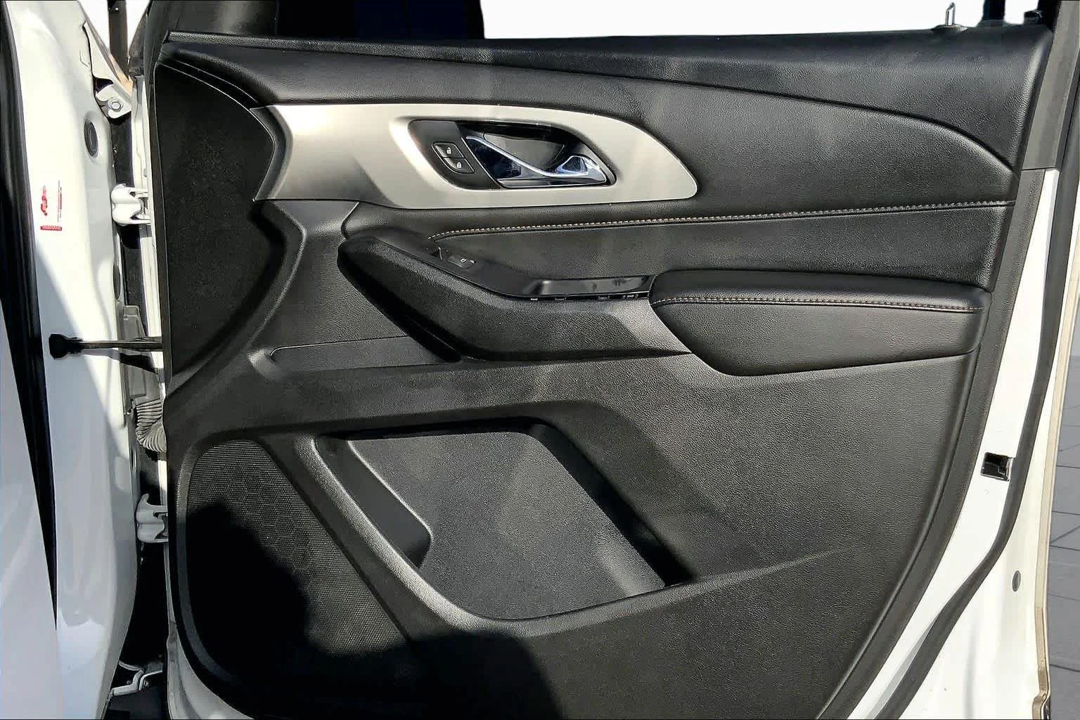 Used 2020 Summit White Chevrolet LS image 21