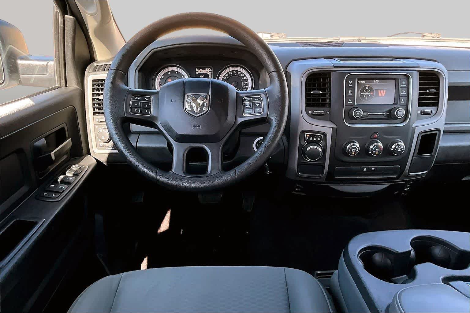 Used 2015 Bright White Clearcoat Ram Express image 7