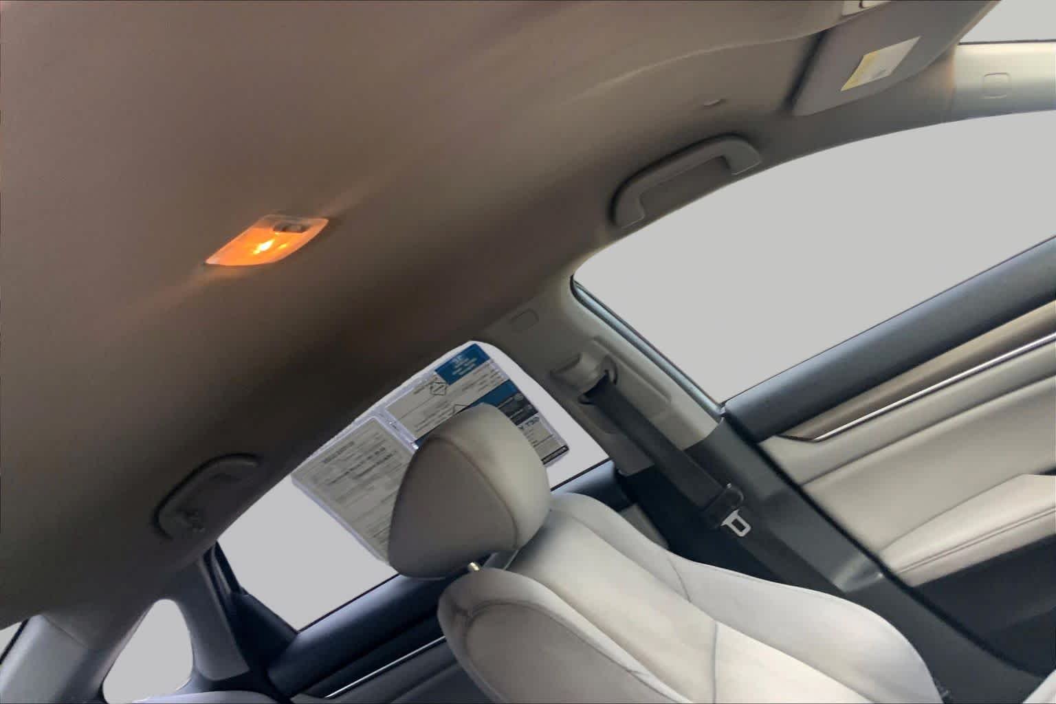 Used 2018 Lunar Silver Metallic Honda LX 1.5T image 14