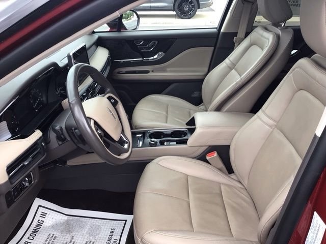 Used 2022 Red Lincoln Standard image 9