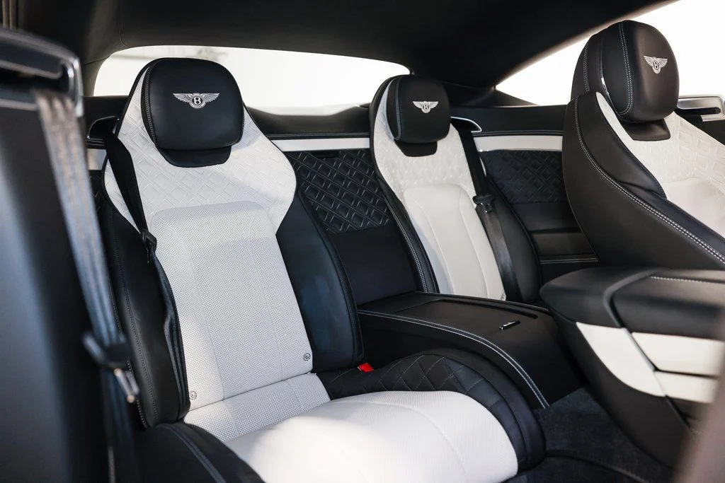 Used 2020 Blue Bentley V8 image 25