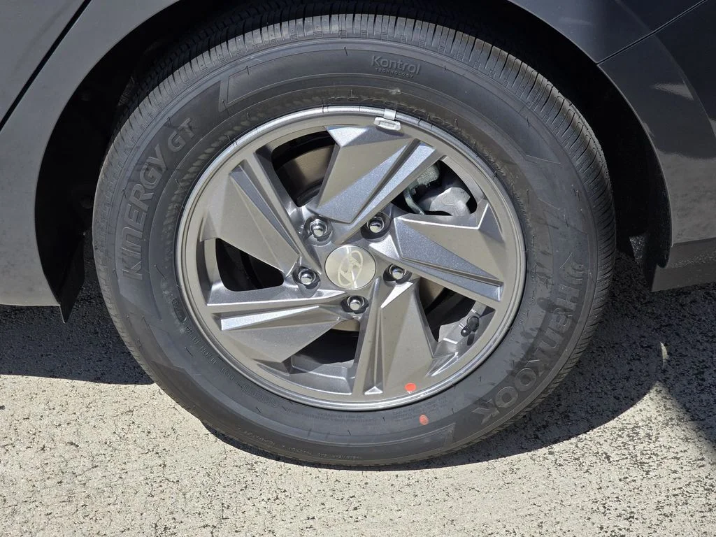 New 2026 Gray Hyundai SE image 5