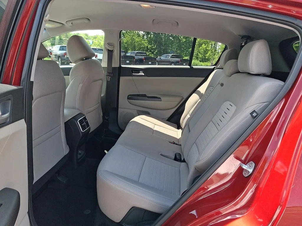 2020 Kia Sportage LX - Photo 10