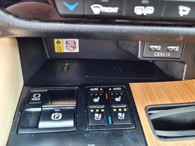 Used 2021 White Lexus 350L image 18