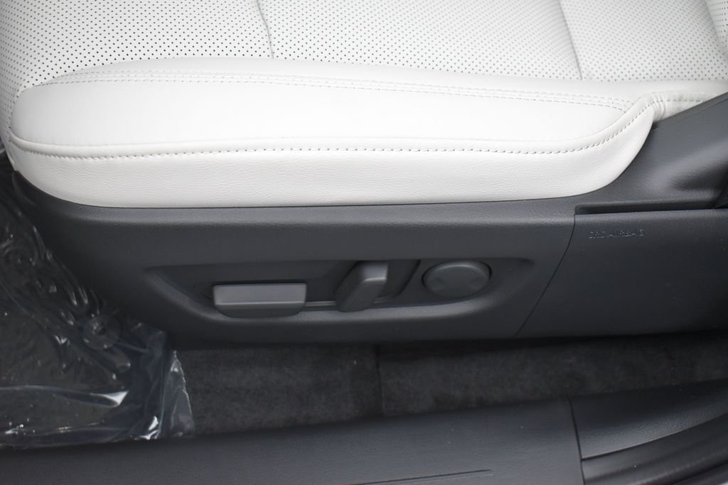 New 2026 Rhodium White Premium Mazda 3.3 Turbo Premium Plus AWD image 8